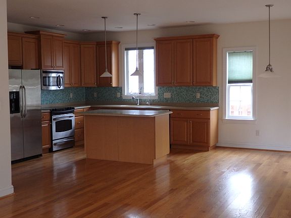 3rd image of 220 E Marthart Ave