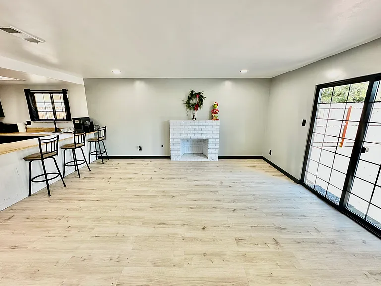 5836 E Lansing Way — Photo 6