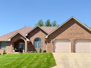 1525 Grandview Dr, Jasper, IN 47546