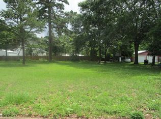 S Oak St, Grapeland, TX 75844