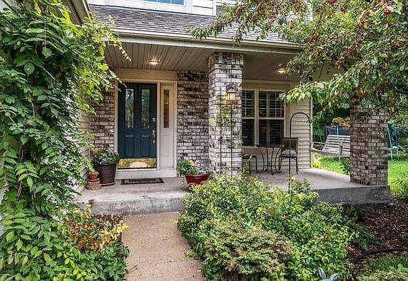 4th image of 779 Oak Dr