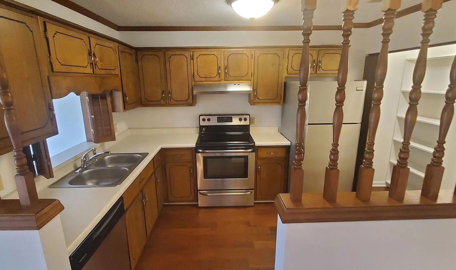 2 bed, 2.0 bath, 930 sqft, $1,600 — Photo 4