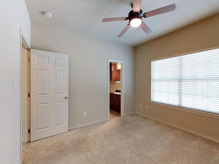 146 Forest Dr — Photo 18