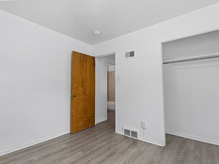 Cascade Apartments — Photo 17