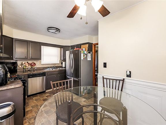 4th image of 24171 Yosemite Dr