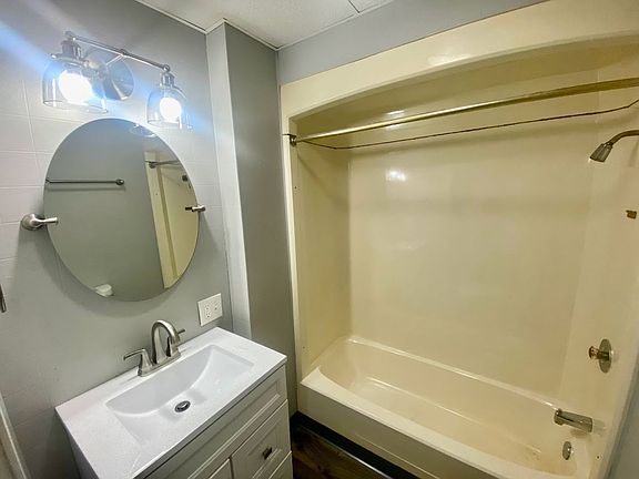 3rd image of 543 2nd St Floor 2
