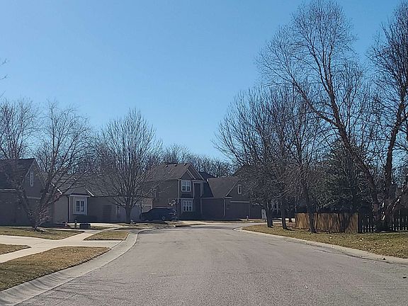 4th image of 1201 SW Sunflower Dr