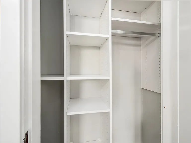 926 City Park Ave — Photo 36
