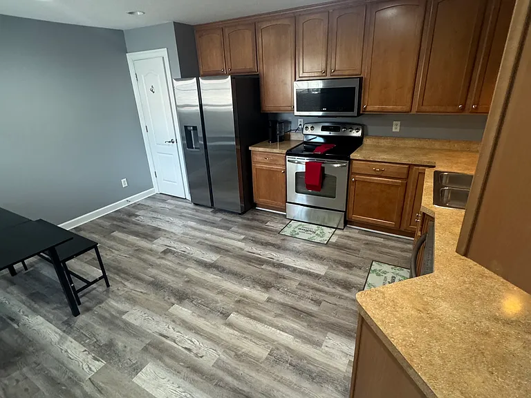5585 Frog Pond Ln — Photo 3