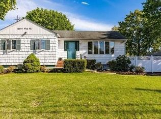 1561 3rd St, West Babylon, NY 11704