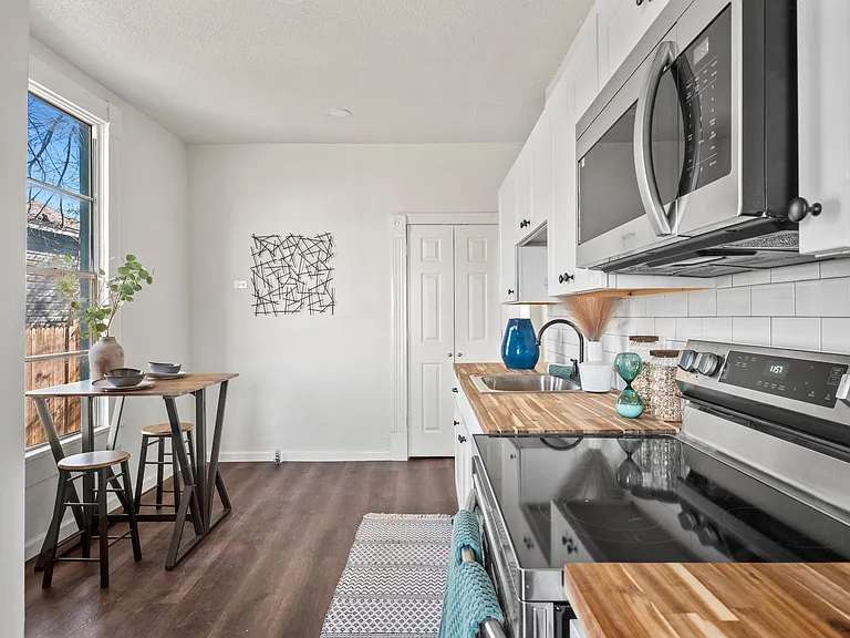 515 E Morton St — Photo 11