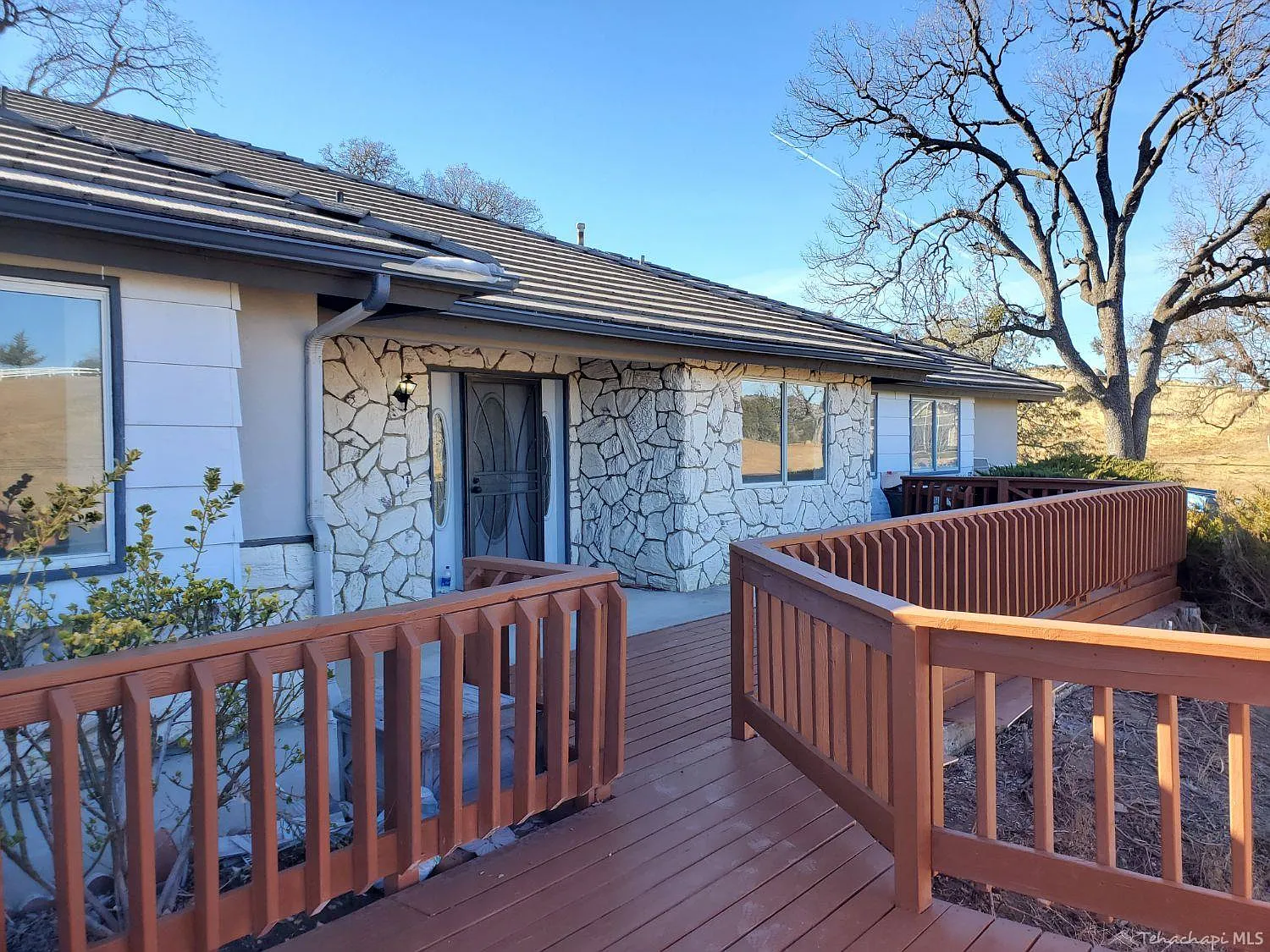 30300 Horsethief Dr photo 1