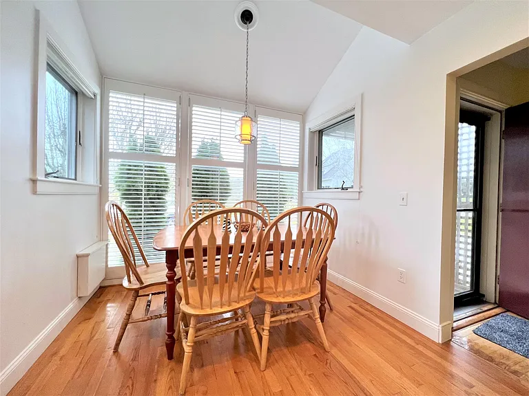 15 Hammersmith Rd #16 — Photo 6