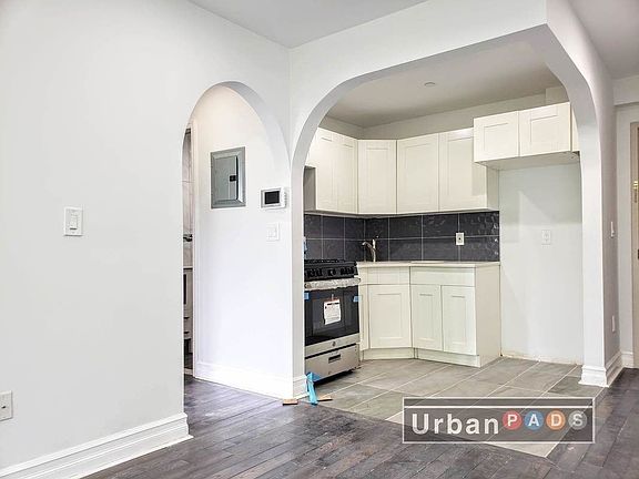 3rd image of 94 Ryerson St #4A
