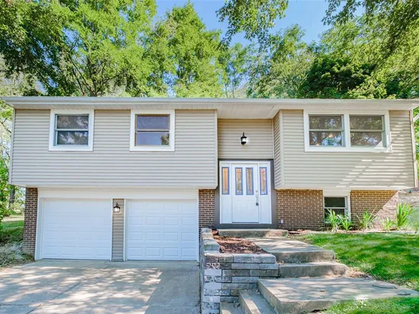 301 Alamo Dr, Pittsburgh, PA 15241