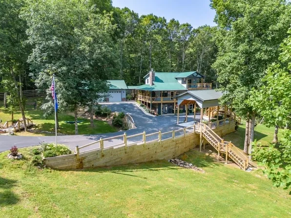 245 Ivy Meadow Ln, Blairsville, GA 30512