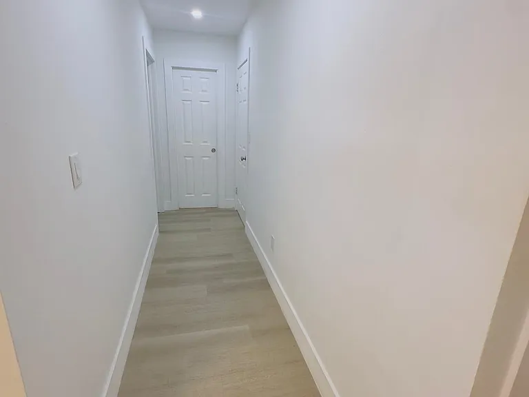 740 W 33rd St — Photo 13