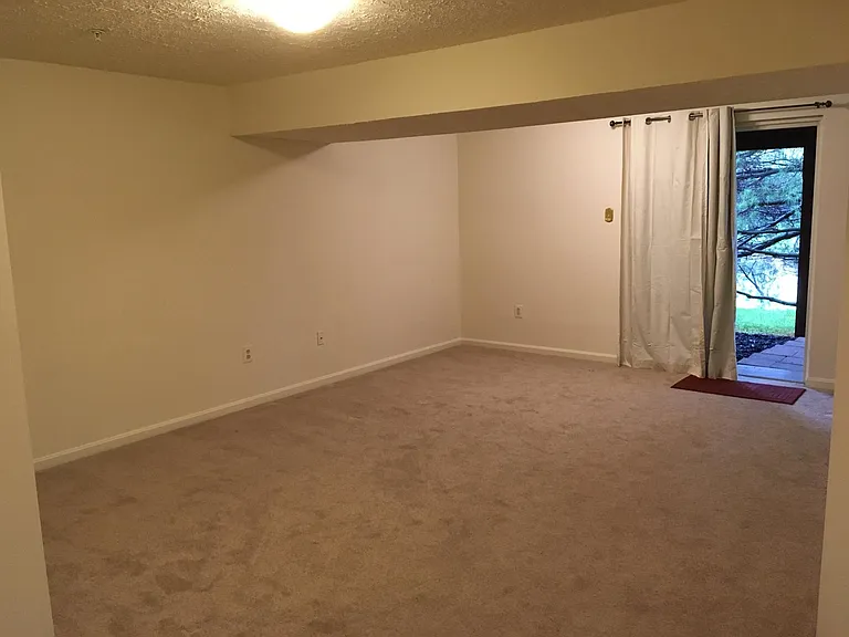 1443 Four Point Ct — Photo 14