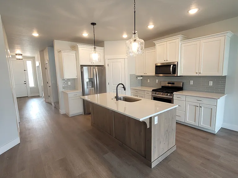 1768 W Crosswind St — Photo 11