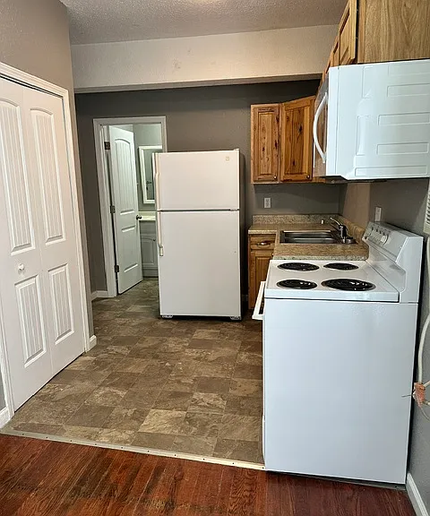 103 S Green St #2 — Photo 4