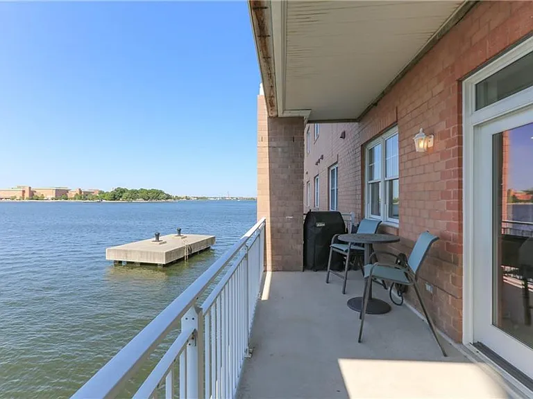 305 Brooke Ave #103 — Photo 9