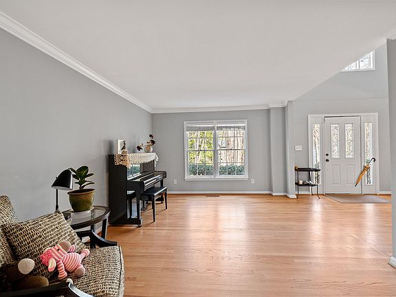 3rd image of 104 Wilder Pl