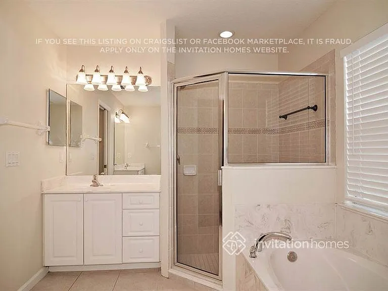 668 SE Damask Ave — Photo 14