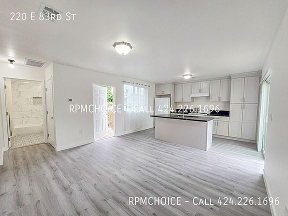 5th image of 220 E 83rd St