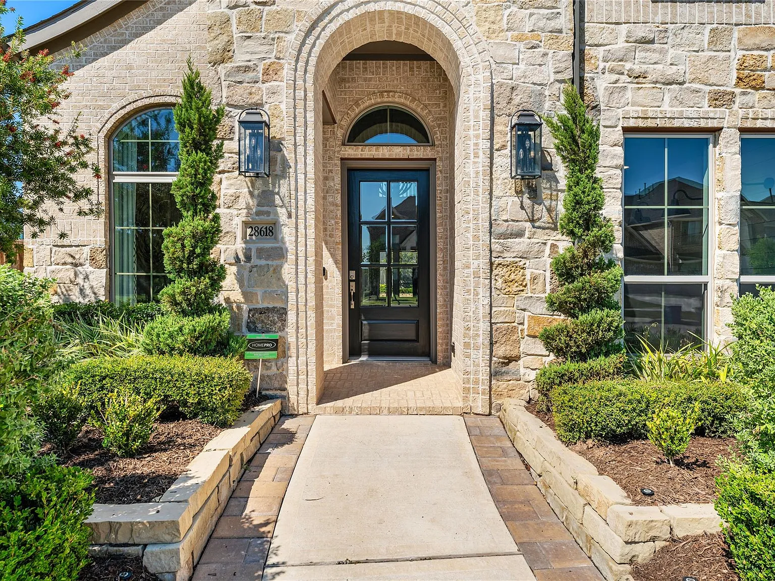 4 bed, 3.5 bath, 3580 sqft, $4,900 — Photo 4
