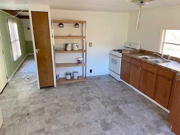 5th image of 96 Honeywell Ln