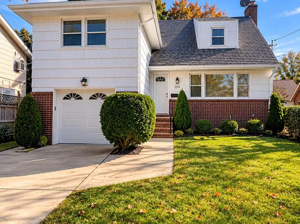 104 Phoenix Street, Hempstead, NY 11550