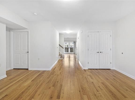 4th image of 435-2 Pacific Ave