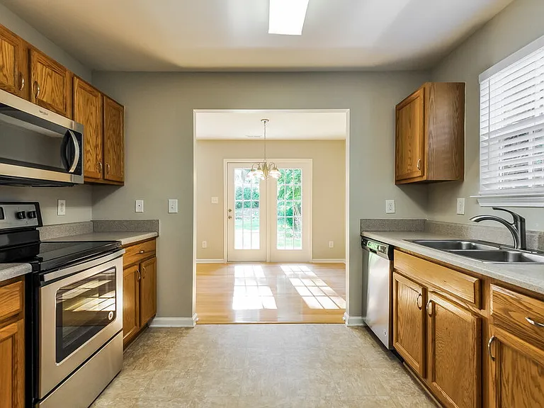 259 N Fuquay Springs Ave — Photo 8