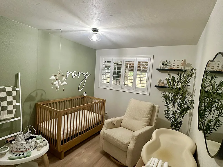 1016 Leonard St — Photo 15