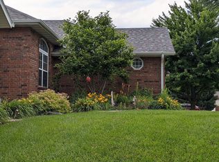 5237 S Hazel Dr, Springfield, MO 65810