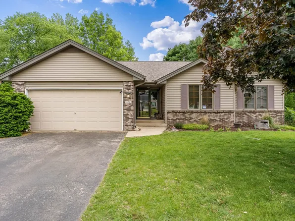 127 Pinecroft Ln, Rockton, IL 61072