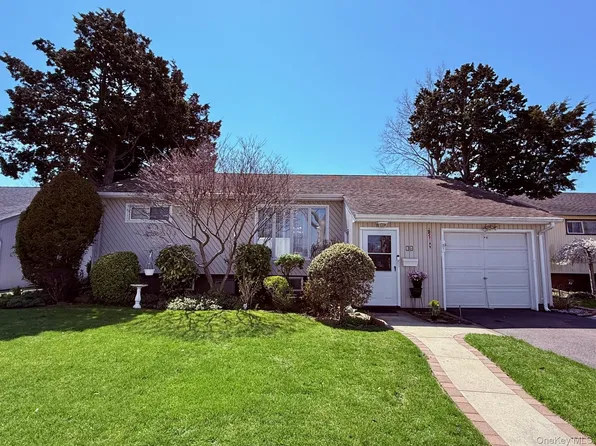 (undisclosed Address), Valley Stream, NY 11581