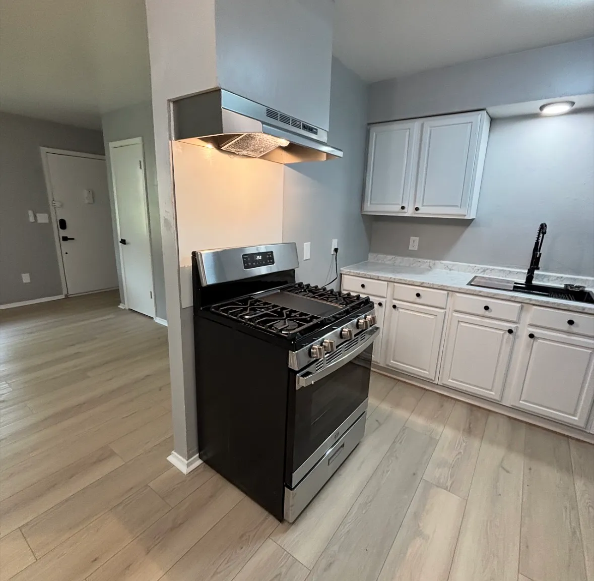 822 Main Street - 13W — Photo 3