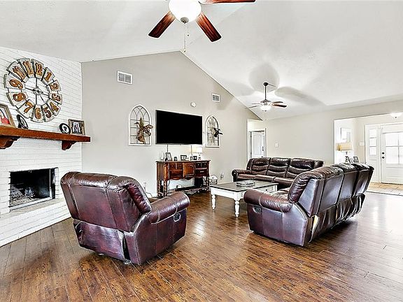 3rd image of 116 Rho St