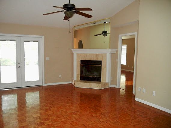 3rd image of 9330 Raven Dell St