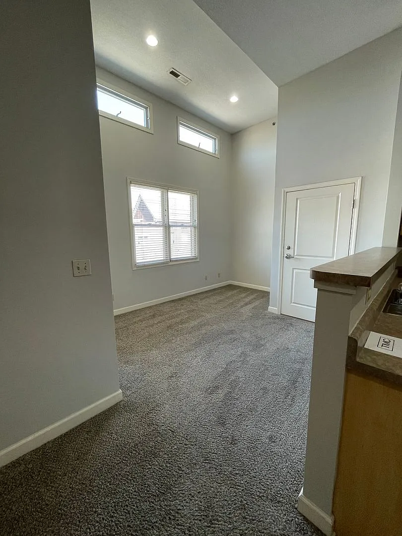 2100 Cherry Hill Dr. — Photo 4