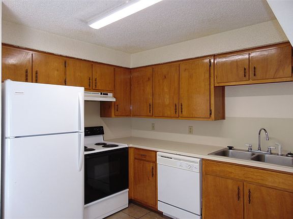 2nd image of 220 Big Oaks Dr