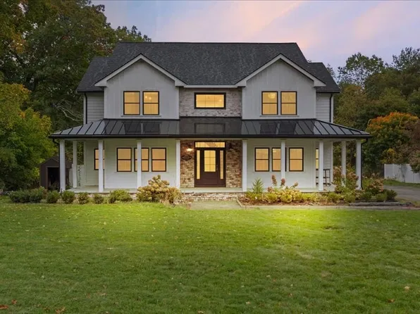 139 Newland St, Norton, MA 02766