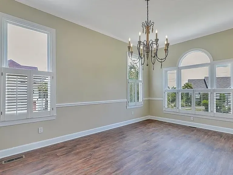 5021 Riverside Dr — Photo 6