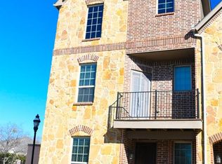 2705 Troutt Dr, Carrollton, TX 75010