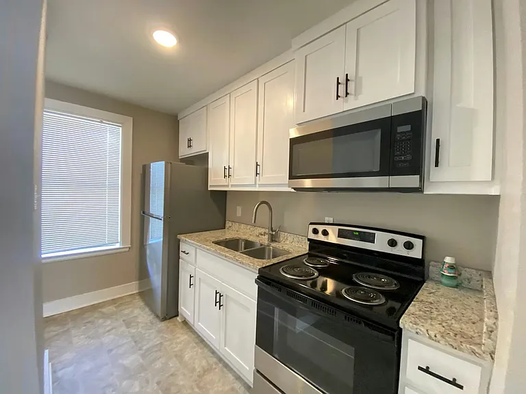 806 Jane Dr — Photo 5