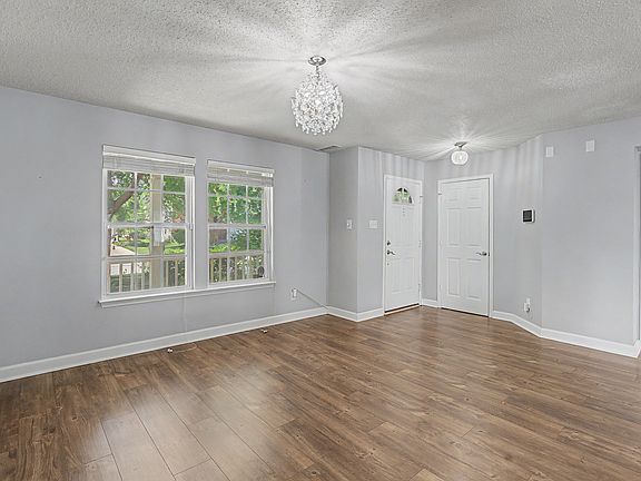 3rd image of 10179 Holly Berry Cir