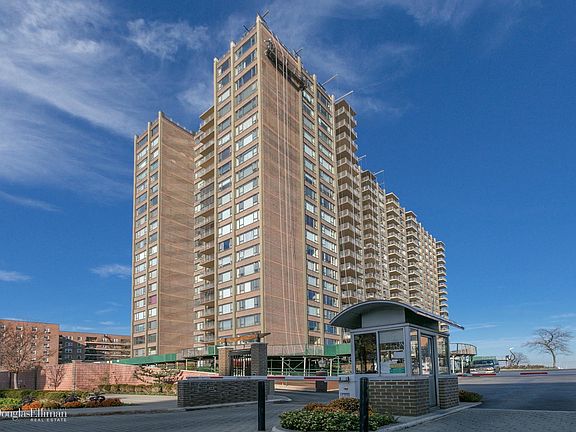 3rd image of 16625 Powells Cove Blvd #4C