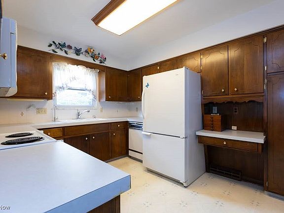 3rd image of 301 Owosso Ave