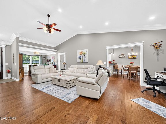 5th image of 359 Hillendale Acres Ln